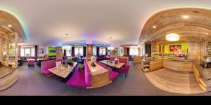 A seating area at Hotel Toni