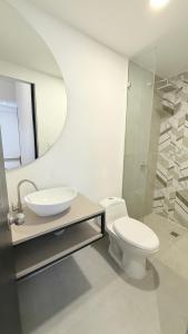 Ένα μπάνιο στο Hotel Gallery Boutique +45 φωτογραφίες