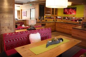 A restaurant or other place to eat at Hotel Toni