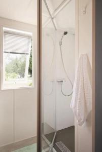 Koupelna v ubytování Camping 3 étoiles - Piscine - ccbafeb