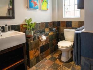 Ένα μπάνιο στο Cactusberry Lodge +23 φωτογραφίες