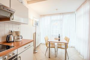 Una cocina o cocineta en Residenz Meeresblick C Fewo 5