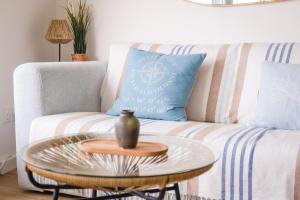 Posezení v ubytování charmant appartement - magnifique vue mer - palais de Justice - 2-4 personnes