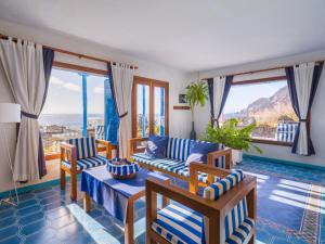 En generel udsigt til bjerge eller udsigt til bjerge taget fra villaen