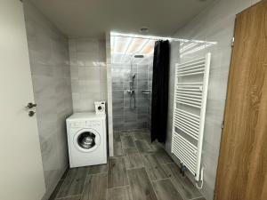 Ένα μπάνιο στο ADLOF Apartment