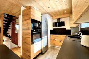 Köök või kööginurk majutusasutuses Cozy chalet in Combloux near the slopes