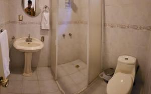 Ένα μπάνιο στο 2 BR HO double studio with AC in Residencial Campestre