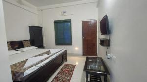 Μια τηλεόραση ή/και κέντρο ψυχαγωγίας στο White Palace +25 φωτογραφίες