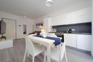 Η κουζίνα ή μικρή κουζίνα στο Luminoso Appartamento Centrale con Spazio Esterno