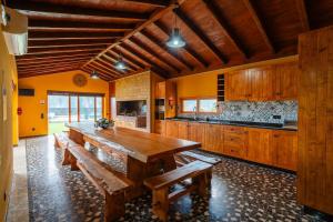 Η κουζίνα ή μικρή κουζίνα στο Vilaugusto