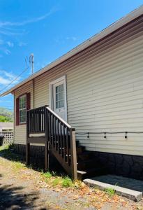 Το κτήριο όπου στεγάζεται  η παραθεριστική κατοικία