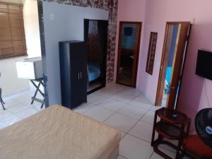 Μια τηλεόραση ή/και κέντρο ψυχαγωγίας στο Hostel & Cia Itanhaém