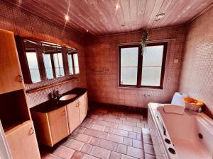 Nhà bếp/bếp nhỏ tại Family & Worker Accommodations in Stockholm +31 ảnh