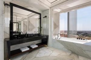 Ένα μπάνιο στο Banyan Tree Doha At La Cigale Mushaireb