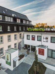 una vista aérea de un edificio en Grimms Hotel Hanau, en Hanau am Main