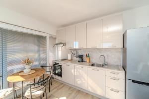 Køkken eller tekøkken på Mare beautiful sea view apartment