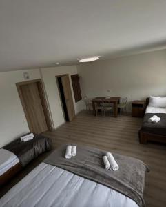 Postel nebo postele na pokoji v ubytování Агро Готель