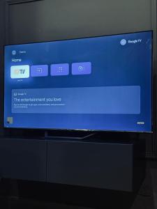 Et tv og/eller underholdning på Avalons luxury decent1BHK cozy apartment