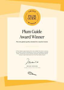 ein Etikett für einen Plum Guide Award-Gewinner mit einem Pin-Gimmick in der Unterkunft Cotswolds Eco House in Charlbury