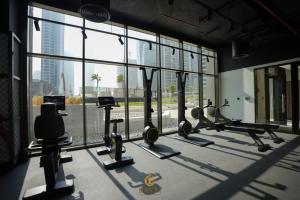 Fitness centrum a/nebo fitness zařízení v ubytování Evasion Moderne a Business Bay vue sur le canal