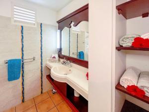 Ένα μπάνιο στο Studio village vacances sainte luce C6