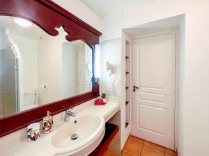 Ένα μπάνιο στο Studio village vacances sainte luce C6 +14 φωτογραφίες