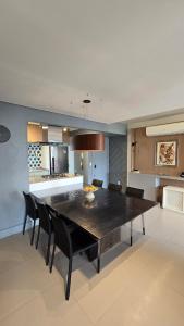 Η κουζίνα ή μικρή κουζίνα στο Apartamento próximo à Beira-Mar de Florianópolis