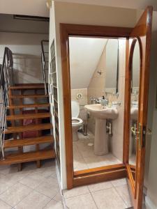 Un baño de Central Duplex Apartment 9 fotos más