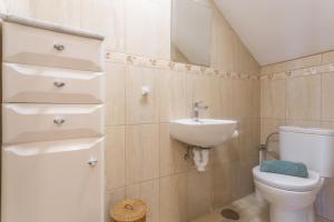 Ένα μπάνιο στο Los Azahares Apartment +25 φωτογραφίες