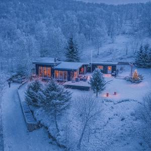 Santa's Aurora Observatory om vinteren + 6 billeder