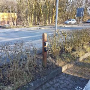 un compteur de stationnement sur le côté d'une route dans l'établissement Stadtnah an der Förde 144, à Flensbourg 4 autres photos