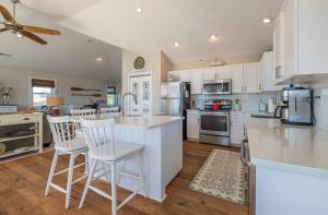 Afbeelding uit fotogalerij van Downtime Abbey - D3654 in Bayberry Bluffs +52 foto's