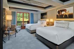 Postel nebo postele na pokoji v ubytování Bachelor Gulch Ritz-Carlton 2 Bedroom Mountain Residence With Ski In, Ski Out Access, Hot Tub, And Full Service Spa + 11 fotografií