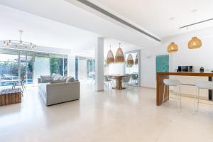 Posezení v ubytování Villa 6BR - Pool - Close Beach