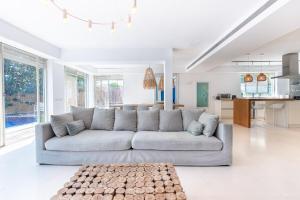 Posezení v ubytování Villa 6BR - Pool - Close Beach