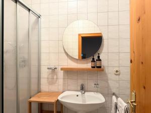 Ένα μπάνιο στο Gästehaus Hausenbauer +38 φωτογραφίες