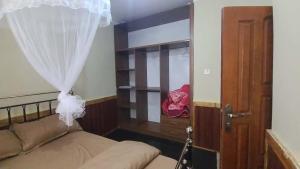 Φωτογραφία από το άλμπουμ του Jinas Haven σε Gulu