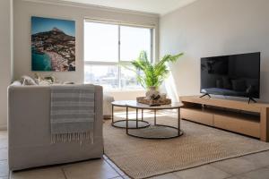 Μια τηλεόραση ή/και κέντρο ψυχαγωγίας στο Sandy Lodge 201