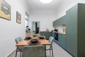 Una cocina o cocineta en Modern apartment in a central location