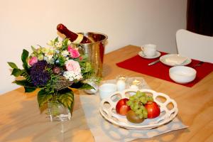 Φαγητό σε αυτό το διαμέρισμα ή κάπου εκεί κοντά