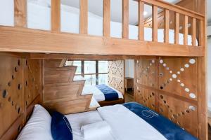 Ένα ή περισσότερα κρεβάτια σε δωμάτιο στο Luxury Villa Putrajaya 18 - Smarthome +81 φωτογραφίες