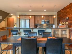 Nhà bếp/bếp nhỏ tại Urban Loft 30 day minimum