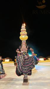 Επισκέπτες που μένουν στο Rumis Desert Camp