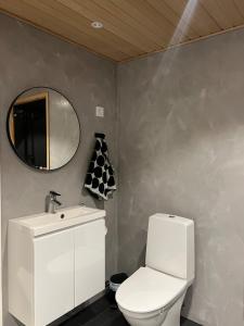 Et badeværelse på Villa Blacksmith + 15 billeder