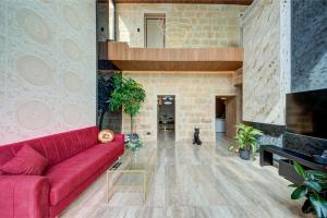 Khu vực ghế ngồi tại A World of Your Own, Luxurious Villa with Pools by 360 Estates +173 ảnh