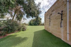 Vườn quanh A World of Your Own, Luxurious Villa with Pools by 360 Estates