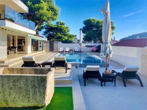 Bazén v ubytování Charmante Und Luxuriöse Villa La Casa Del Capitano nebo v jeho okolí