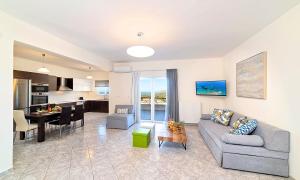 Kuchyň nebo kuchyňský kout v ubytování Ferienhaus Für 12 Personen In Kournas, Kreta West Kreta