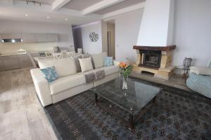 Imagen de la galería de Apartment Mit Terrasse, Pool Und Garten, en Guía de Isora