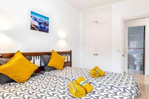 Ένα ή περισσότερα κρεβάτια σε δωμάτιο στο Costamar Oceanview 1 Bed Apartment +13 φωτογραφίες